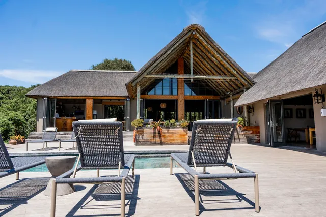 Bukela Game Lodge - Lion Roars Hotels and Lodges