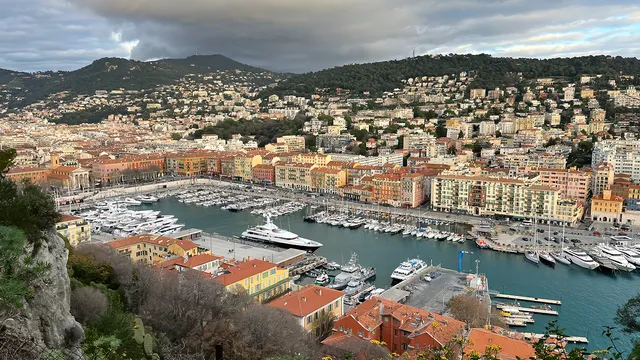 Panorama Est de la Colline du Château