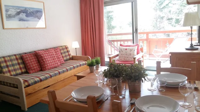 Apartment 52, Le Tyrol