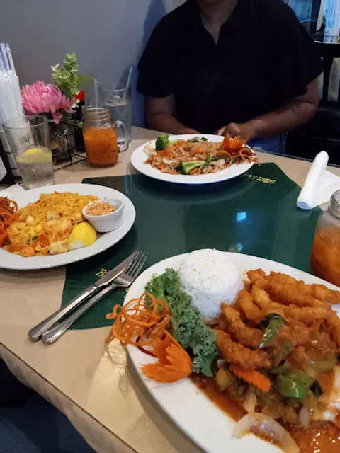 The Basil Leaf Thai & Sushi Restaurant