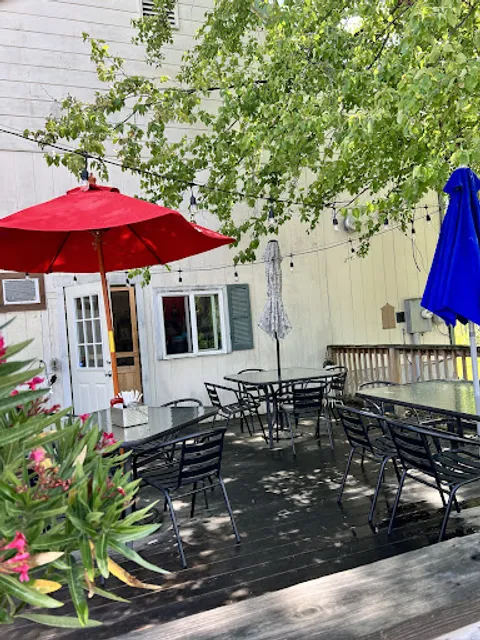 Country Cook'n At The Lakeside