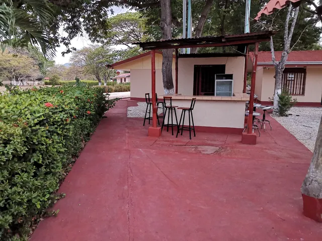 Hotel y Cabinas Los Geranios inn