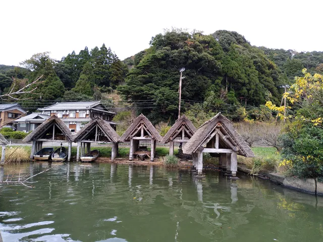 茅葺きの舟小屋