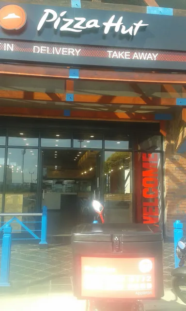 Pizza Hut Appletons Village