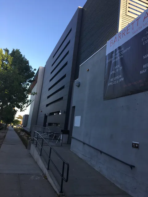 SMC's Pete and Susan Barrett Art Gallery