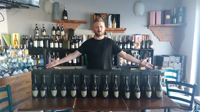 Caffè Vineria Hoplà bar enoteca Hopla