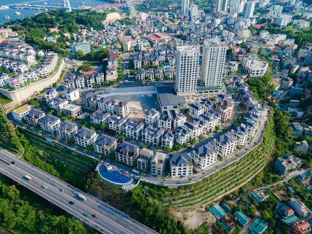 Aloha Villa đồi Hải Quân - Beverly Hills Hạ Long Resort