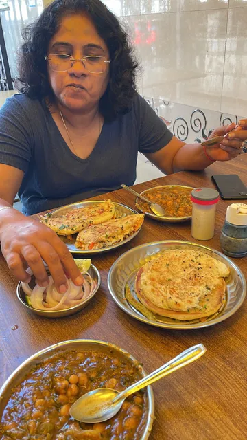 Delhi Ke Mashoor Chole Bhature