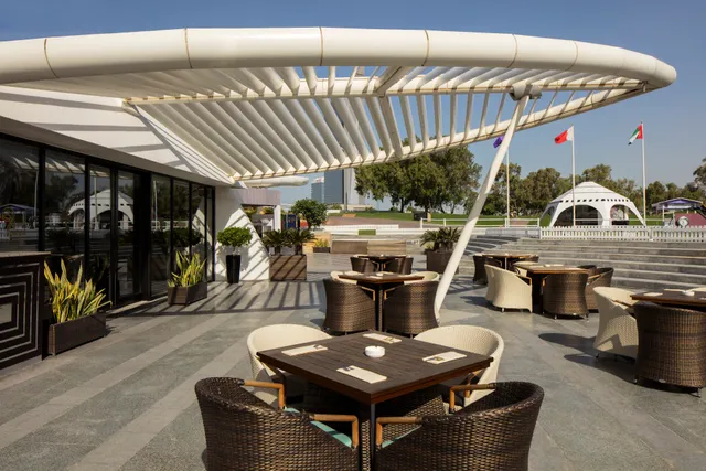 Jones the Grocer Emirates Golf Club