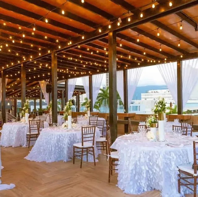 Ocean 7 Rooftop Bar and Grill