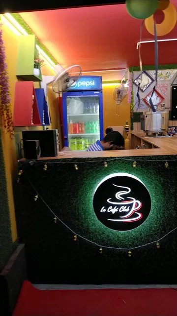 Le Cafe Club