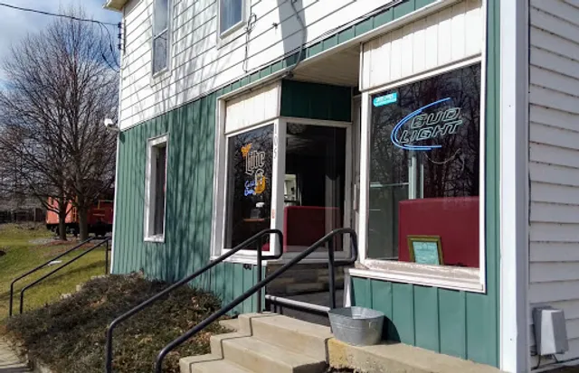 Manzari's Bar & Grill