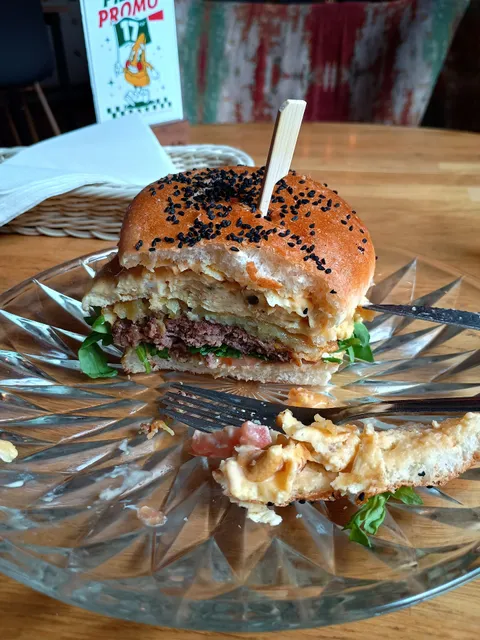 Ostro Klubokawiarnia