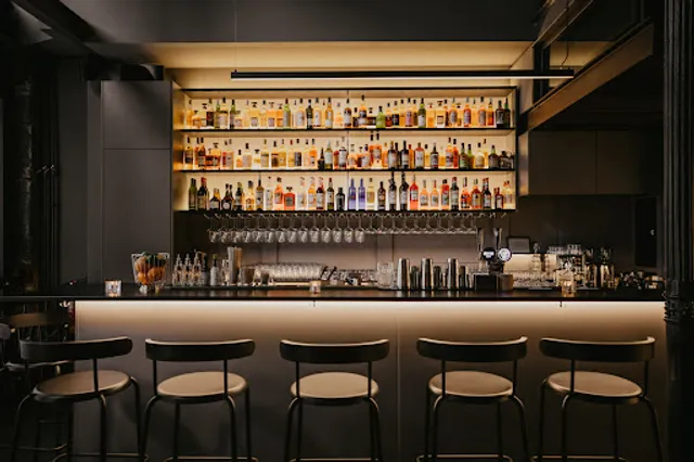 LE FUMOIR BAR & LOUNGE