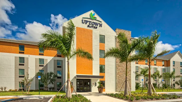 Uptown Suites Extended Stay Miami FL - Homestead
