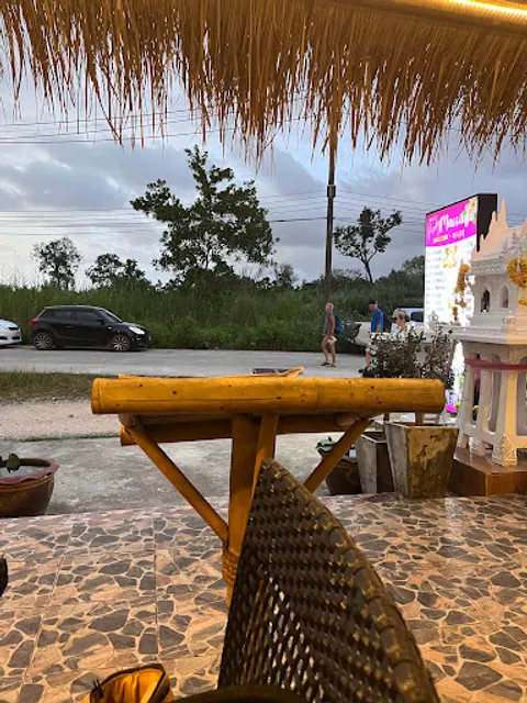 Pinky Bang Sak Restaurant & Bar