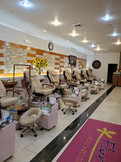 Floris Nails & Spa