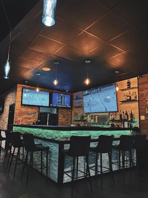 Madrocks Bar & Grill