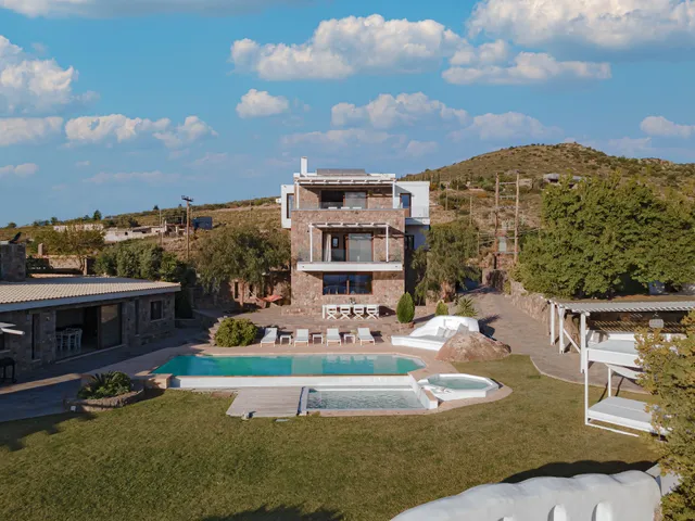 Villa Tzikides , Aegina