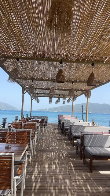 Stella Beach Restaurant & Bar