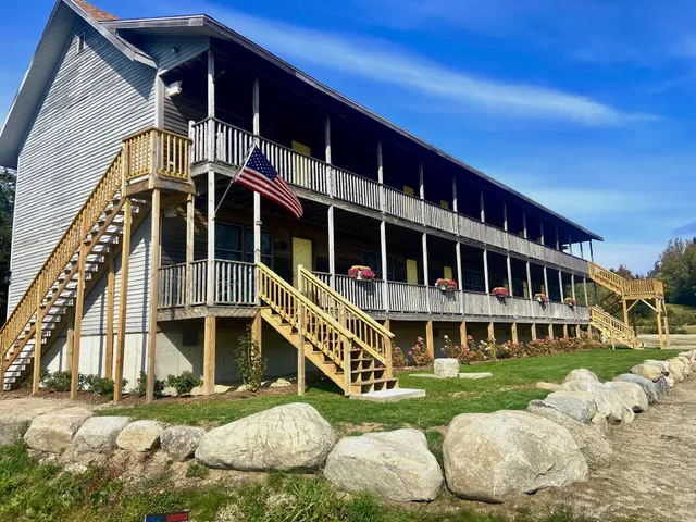 The Eggemoggin Reach Inn