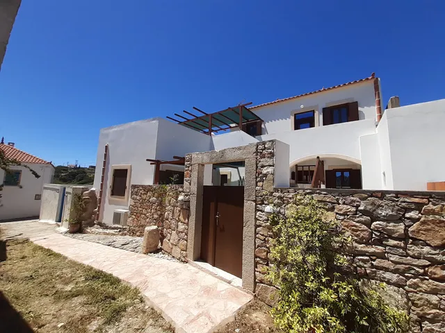 Old Village apartments, Ximena & Emilios