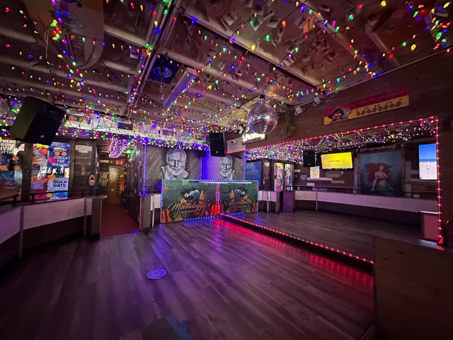 Moondoggy's Saloon & Zuzu's Cocktail Lounge