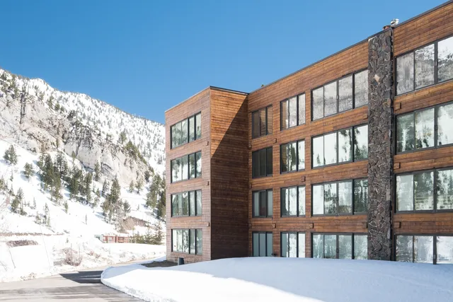 Alta Blackjack Ski Condo Lodge