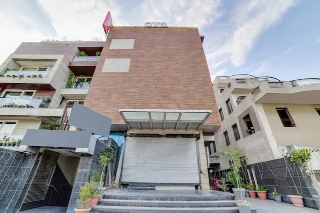 Flagship 26585 Bhera Enclave Paschim Vihar