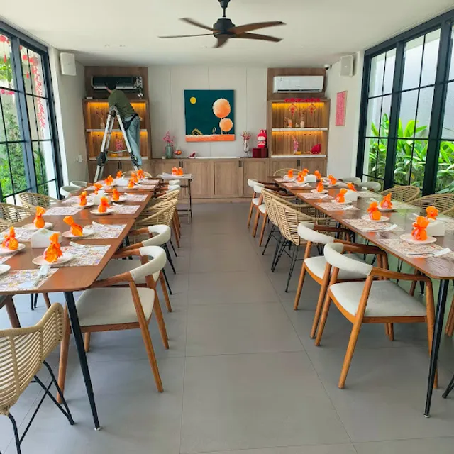 Spread Cafe by Tootoomoo