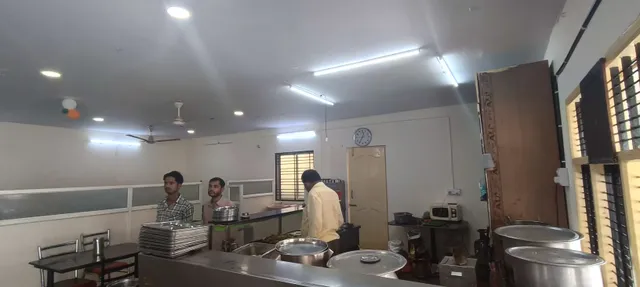 Hotel Gowdas Naati style