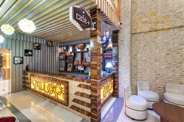 T S Royal Grand Hotel