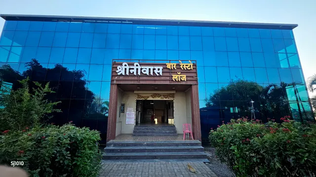 SPOT ON 64116 Hotel Shrinivas Lodging