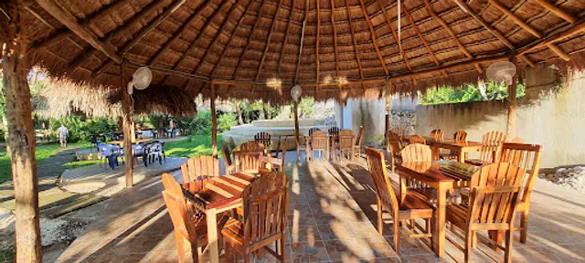 RESTAURANTE ACHIOTE COCINA DE HUMO