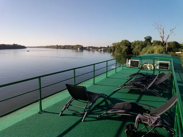 Hotel Plutitor Kingfisher