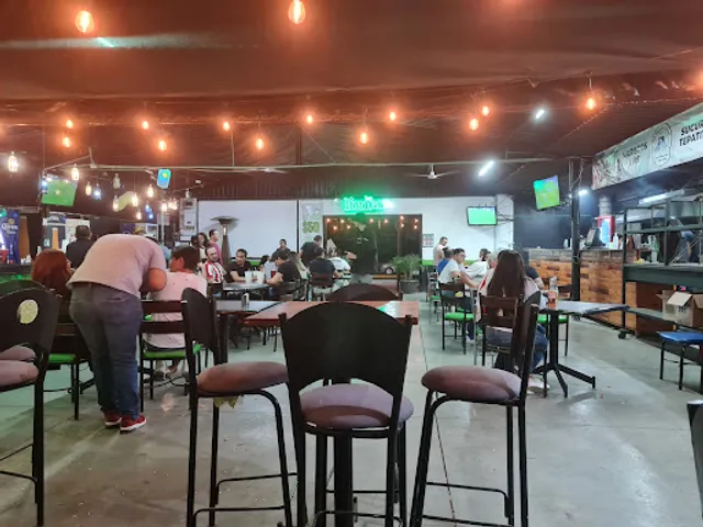 Las limas Chelas & Bar