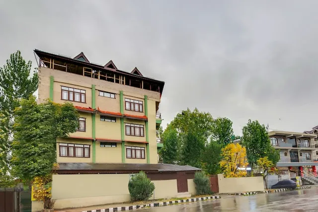 OYO 12445 Hotel Marhaba United