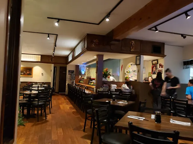 Noodles & More Saigon Café