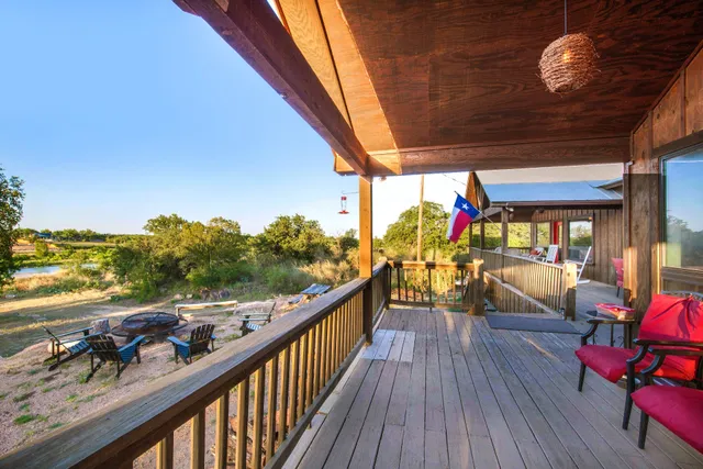 El Castell - on the Llano River