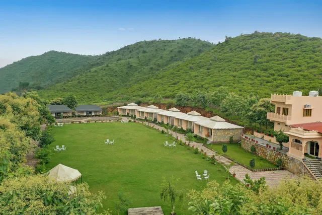 KAVISH HOLIDAY HILL RESORT n SPA -A Luxury Boutique Resort in UDAIPUR