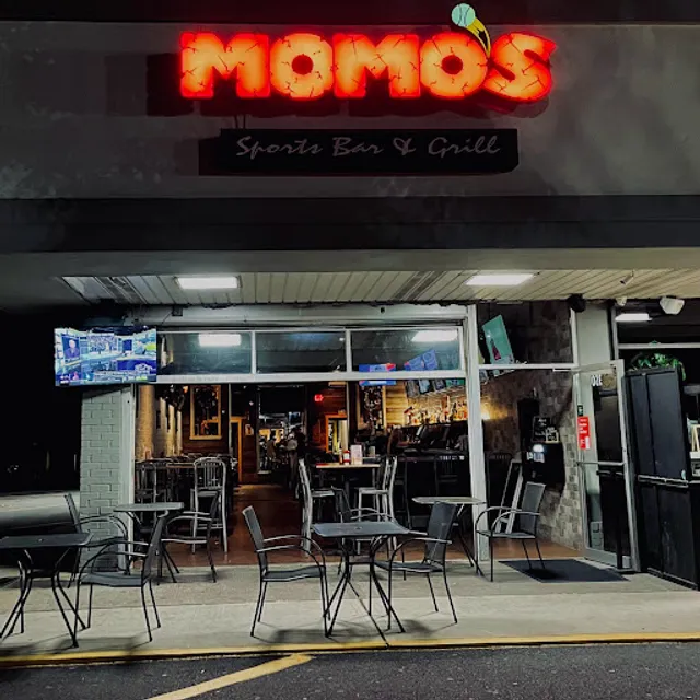 Momo's Sports Bar