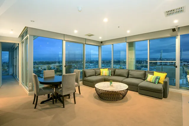 Unwind @ Glenelg Skyline Penthouse