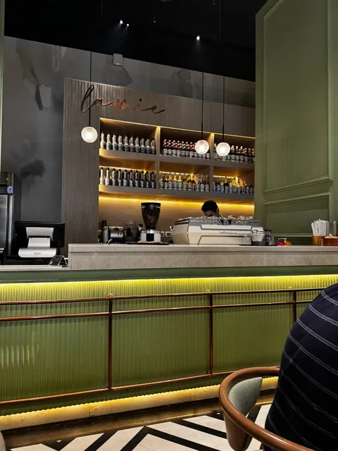 La Mie Restaurant & Cafee