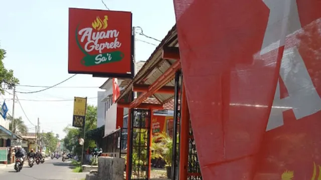 Ayam Geprek Sa'i Sambilegi