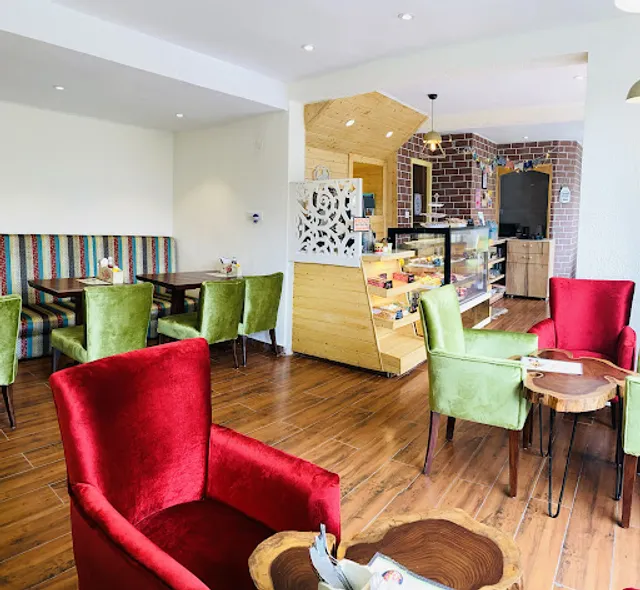 Cafe by mongas, Dalhousie