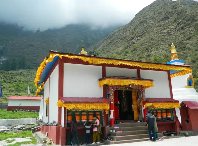 Tashi Yankhel Lachung