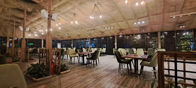 DE’ CASCADE By Cilantro