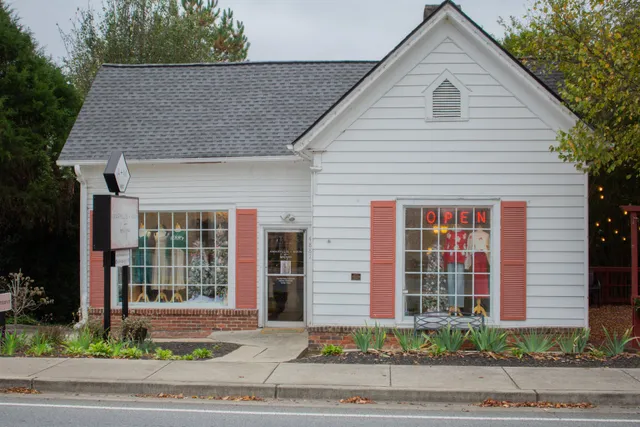 Amaryllis and Main Boutique