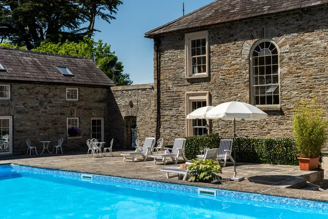 Ardnavaha House Poolside Cottages