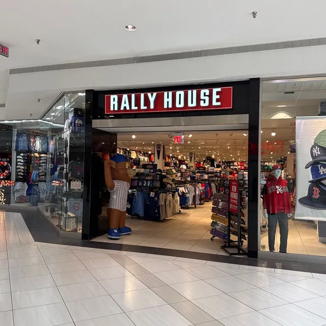 Rally House Woodfield Mall
